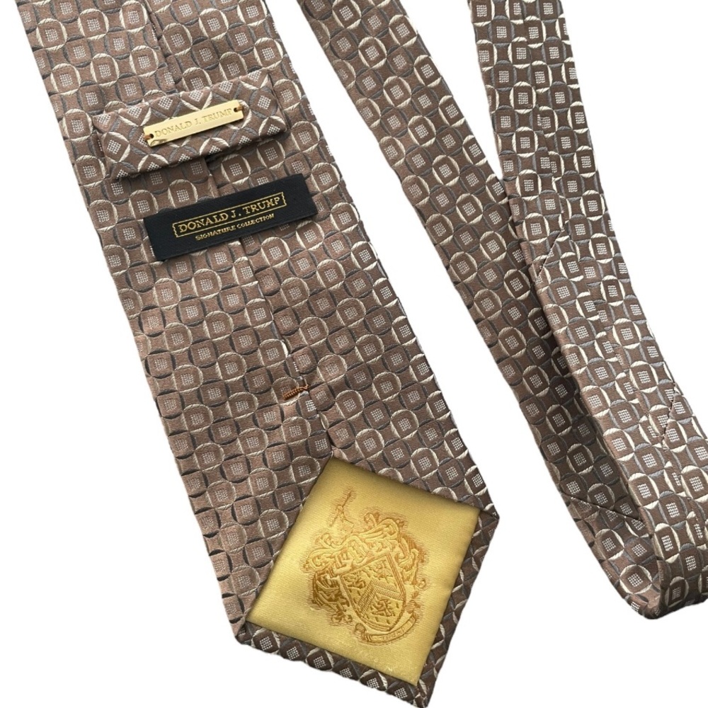 Donald J. Trump Signature Collection Silk Tie